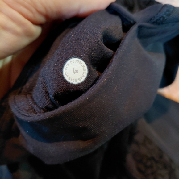 lululemon athletica Black Patterned Leggings - Picture 4 of 5